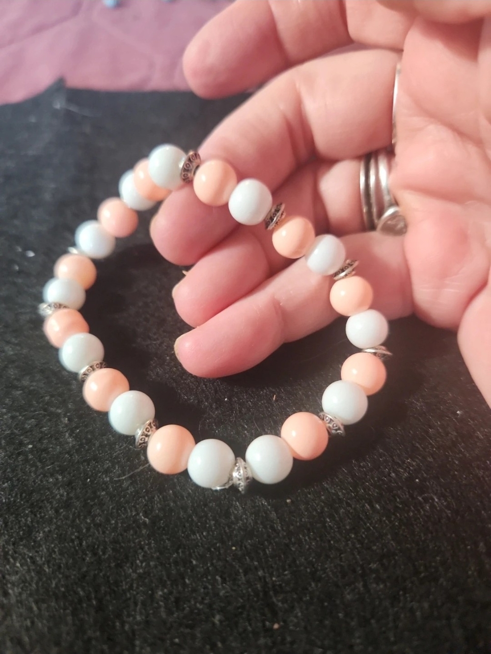 Beaded Stretch Bracelet - Peach & white glass beads